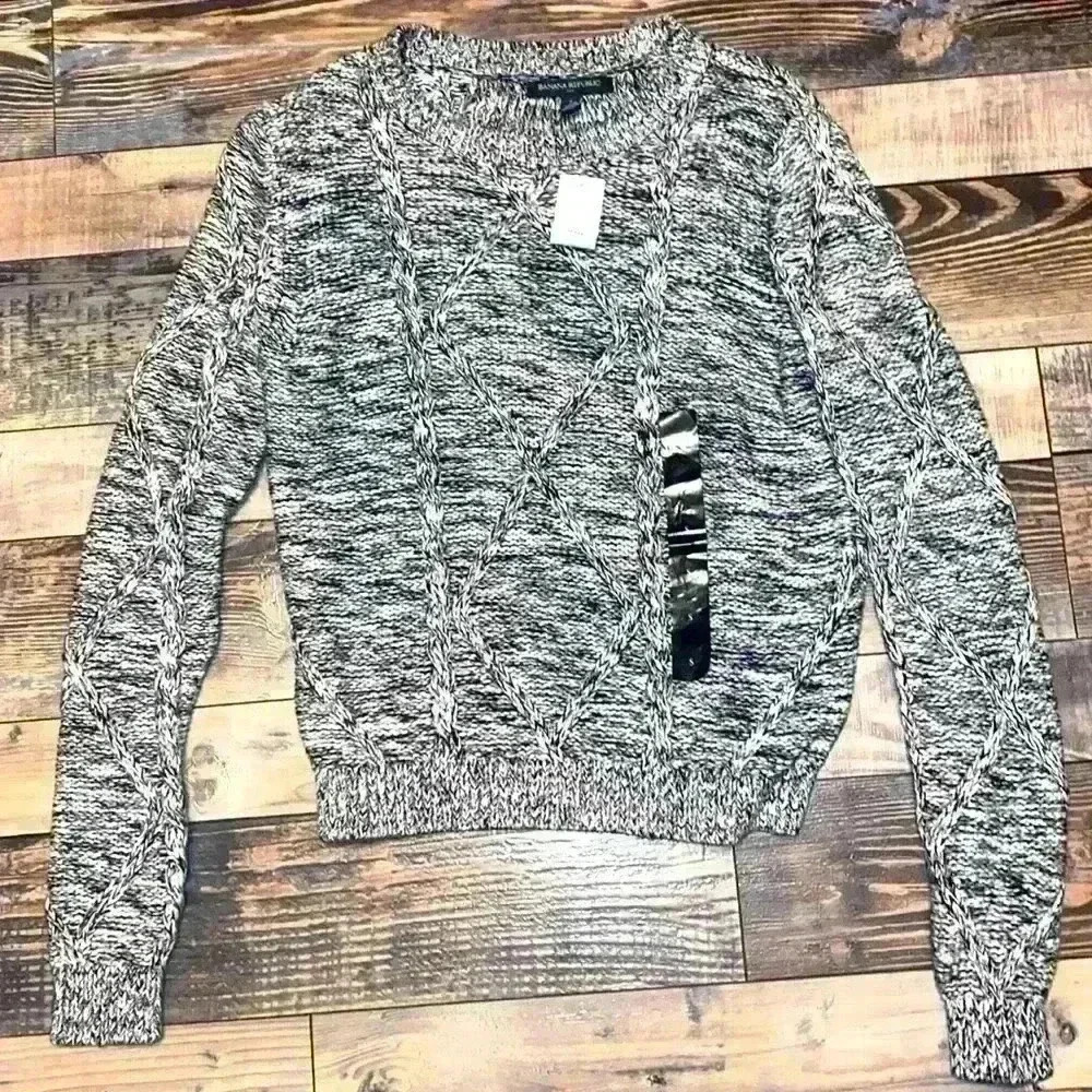NWT Banana Republic Cable Knit sweater size small